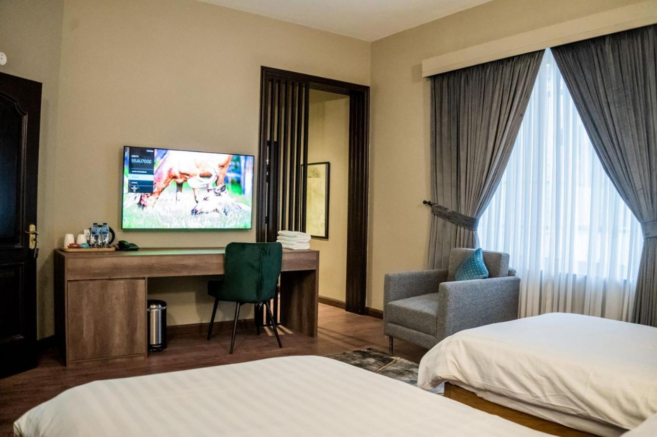 Hillside Residence E-7 By Paramount Hospitality イスラマバード エクステリア 写真